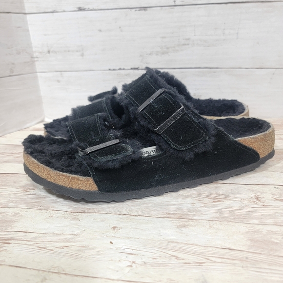 Birkenstock shearling Arizona in black suede - Picture 9 of 10
